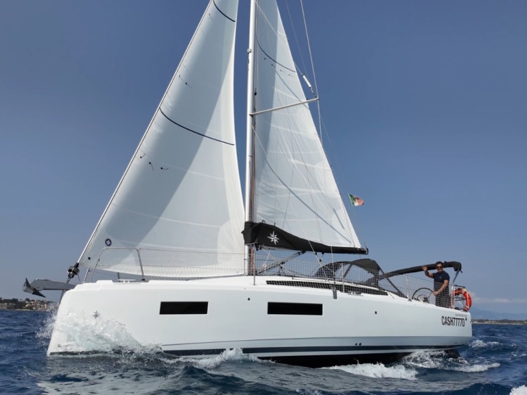 Rent a Jeanneau Sun Odyssey 380 Nettuno