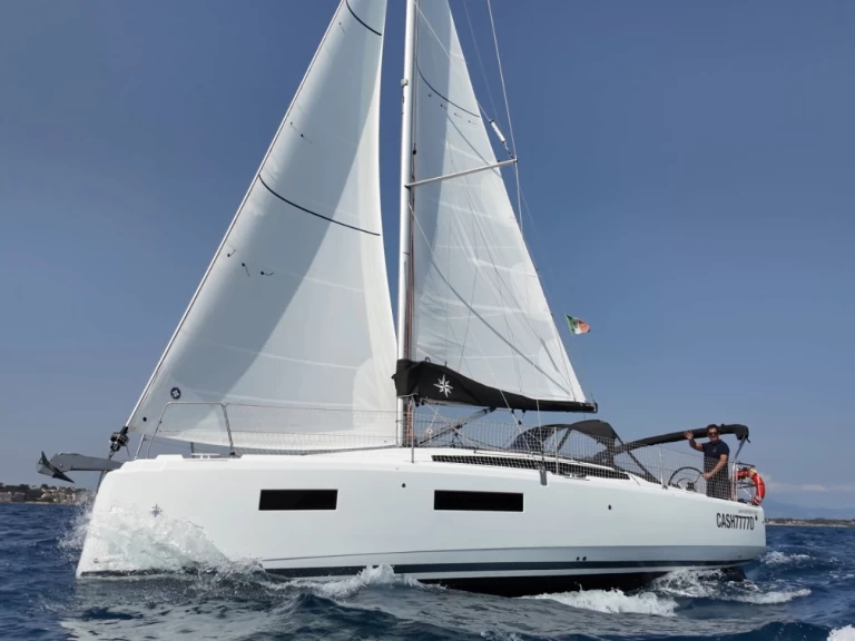 Rent a Jeanneau Sun Odyssey 380 Nettuno