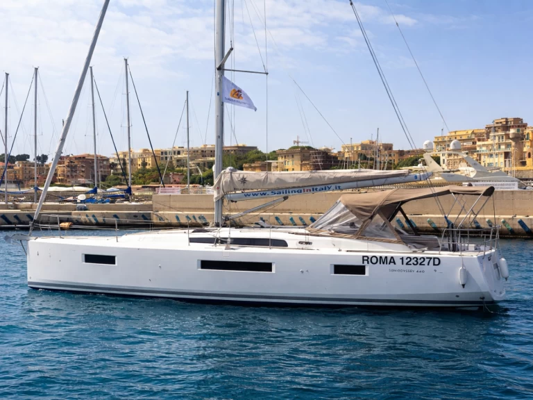 Sailboat rental with or without captain Jeanneau Nettuno