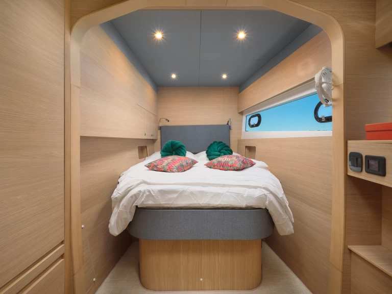 Motorboat for rent Šibenik at the best price