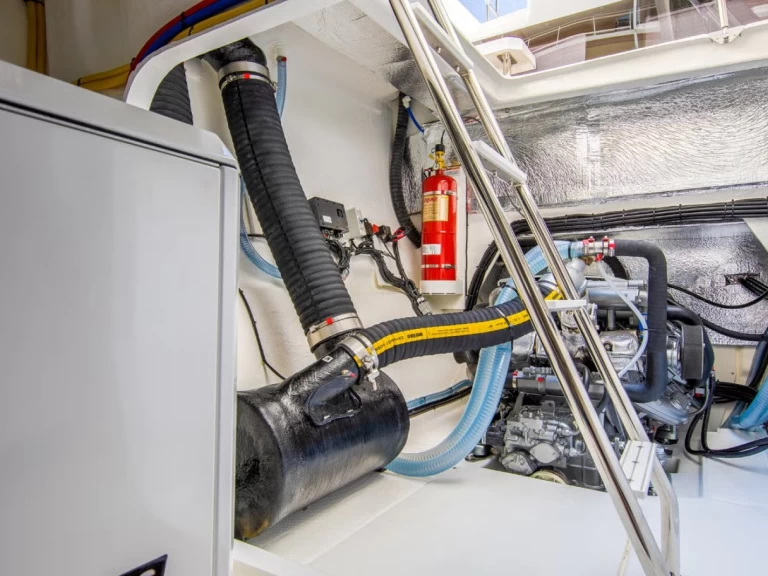 Yacht charter Cogolin cheap Leopard 46PC[G]