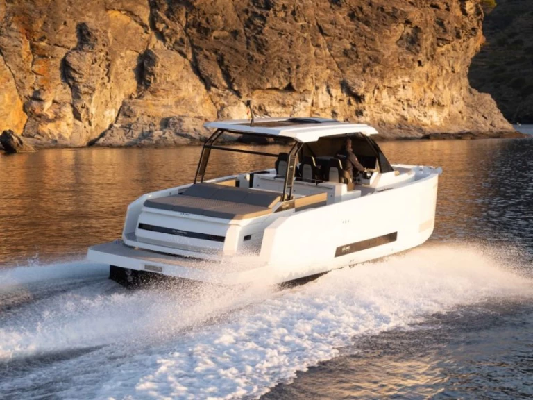 Motorboat for rent Porto Badino at the best price