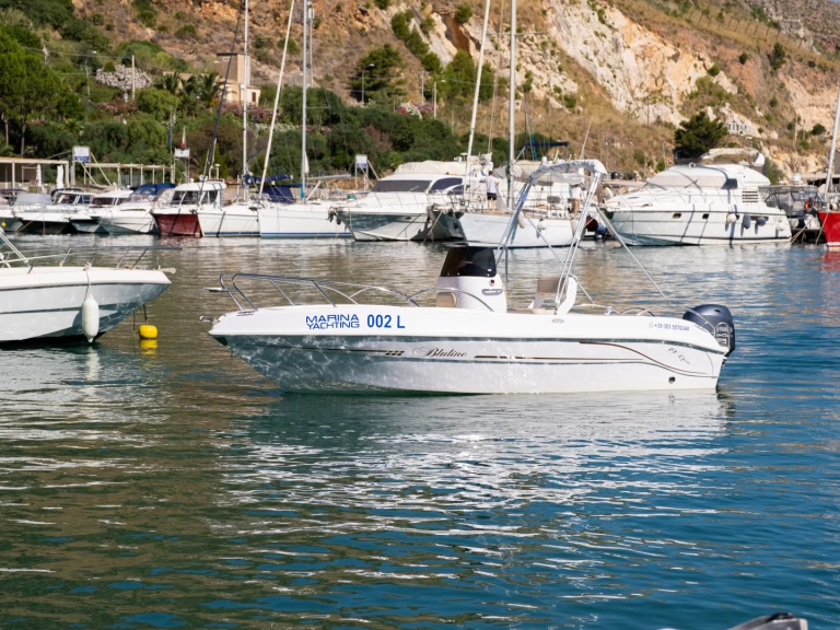 Boat rental bluline cantiere tancredi bluline in Castellammare del Golfo on Samboat