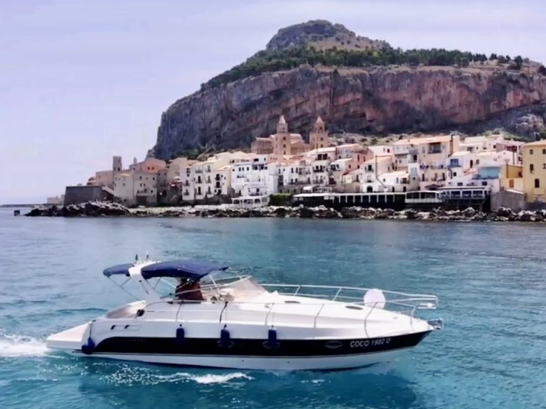 Bareboat Rental Motorboat Mano Marine with a boat licence