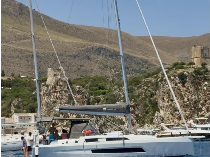 Sailboat rental in Castellammare del Golfo - Dufour Dufour 37
