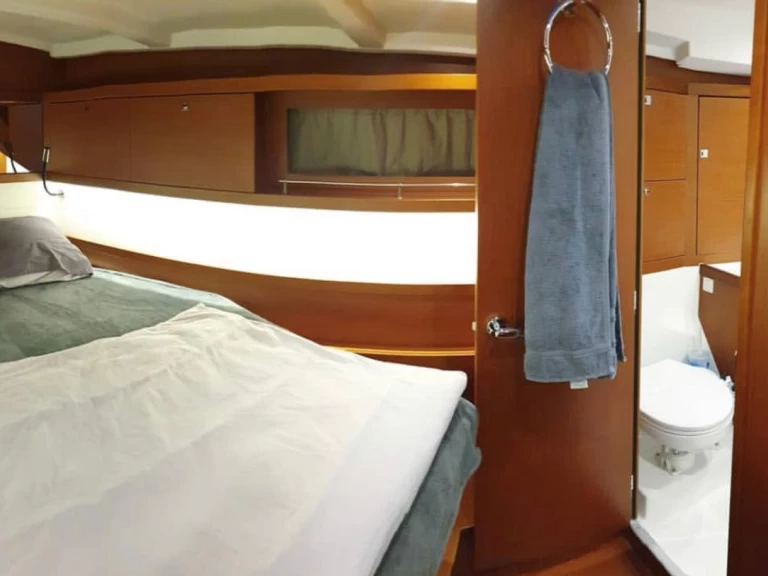 Bareboat Rental Sailboat Bénéteau with a boat licence