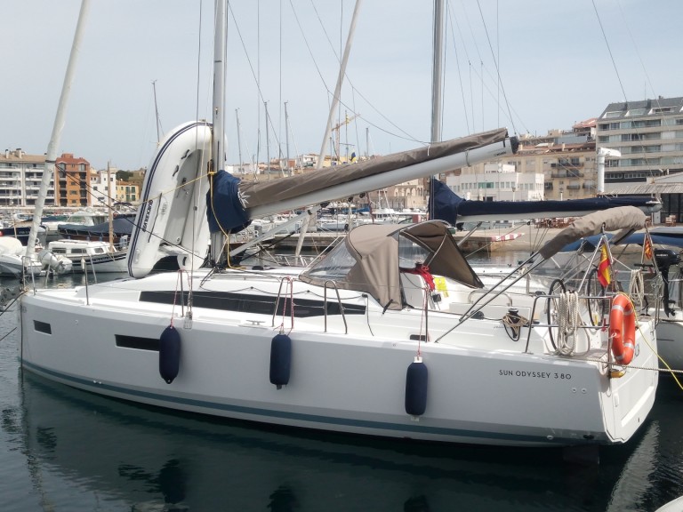 Sailboat rental with or without captain Jeanneau Palamós