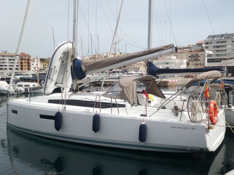 Sailboat rental with or without captain Jeanneau Palamós