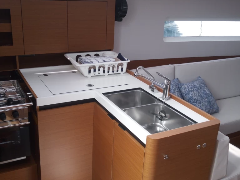Sailboat for rent Palamós at the best price