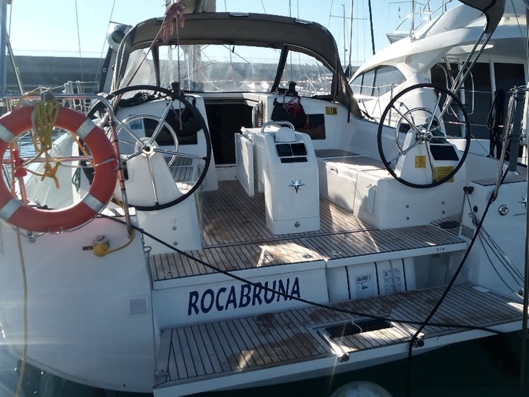 Boat rental Jeanneau Sun Odyssey 410 in Palamós on Samboat