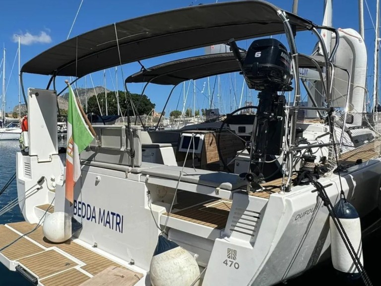 Bareboat Rental Sailboat Dufour with a boat licence