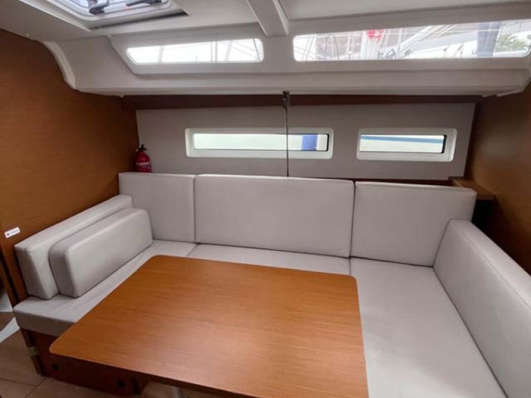 Sailboat rental with or without captain Jeanneau Castellammare di Stabia