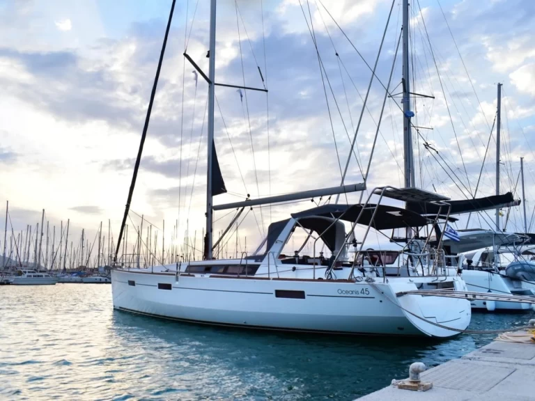 Yacht charter Lefkáda cheap Oceanis 45