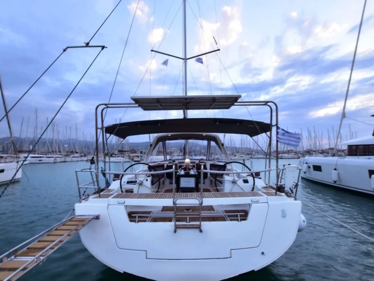 Sailboat rental in Lefkáda - Bénéteau Oceanis 45