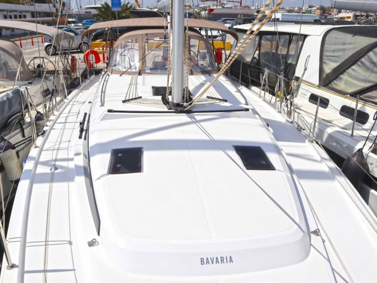 Sailboat for rent Alimos at the best price