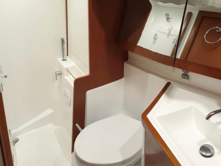 Sailboat rental in San Miguel De Abona - Bénéteau Oceanis 45