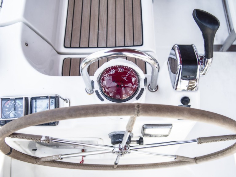 Bénéteau Oceanis 473 charter bareboat or captained in  Kallithea