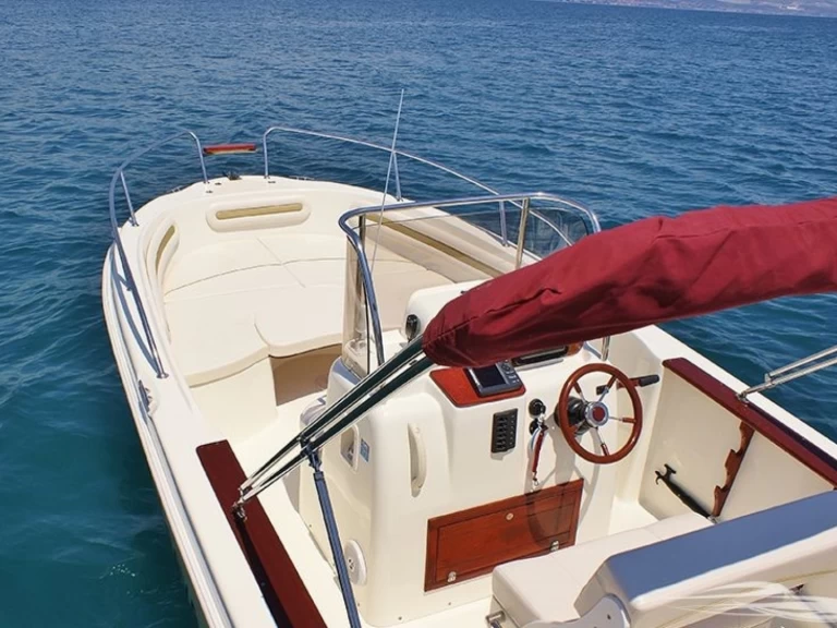 Rent a Mingolla Brava 22 Trogir