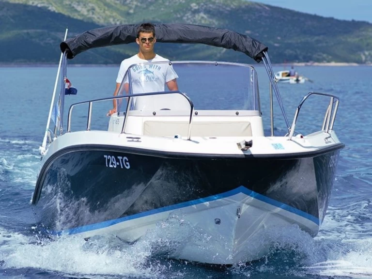 Quicksilver Quicksilver 675 Activ Open in Trogir on SamBoat