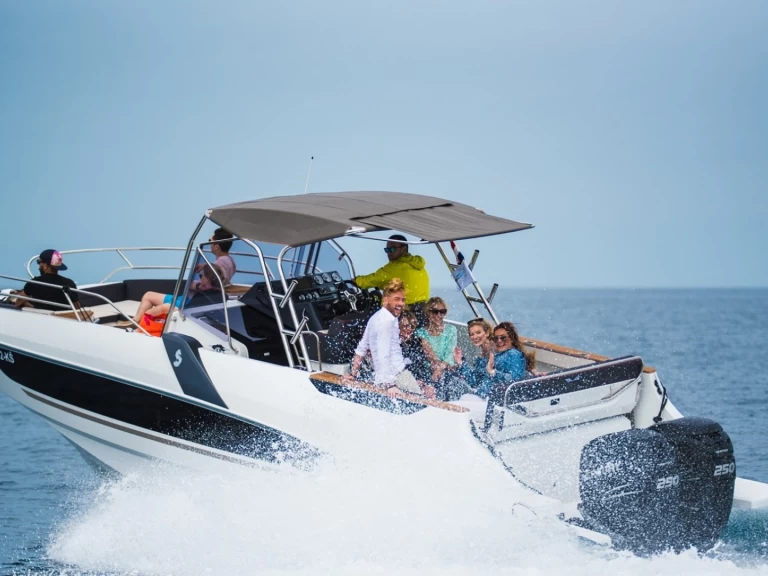 Motorboat rental with or without captain Bénéteau Trogir