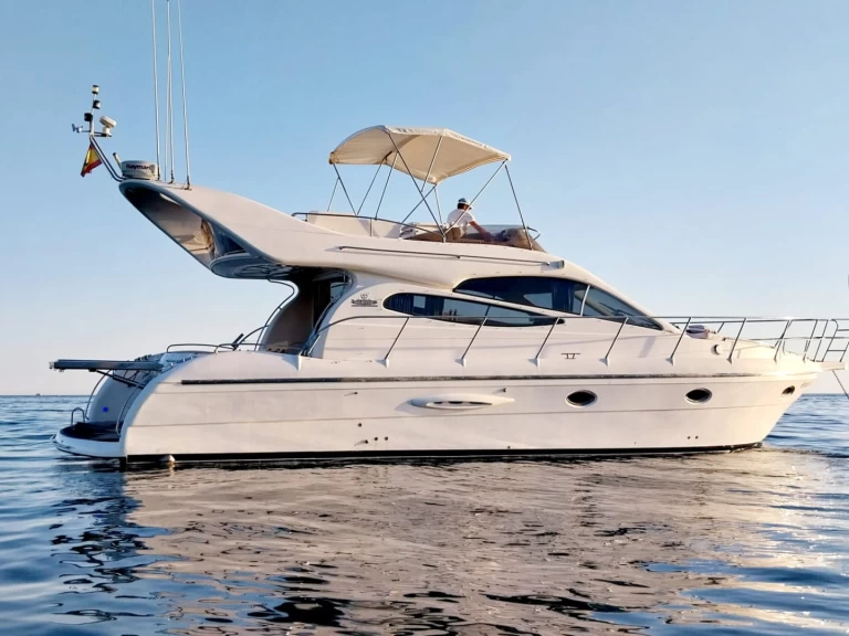 Luxury Yacht rental with or without captain Doqueve Marbella