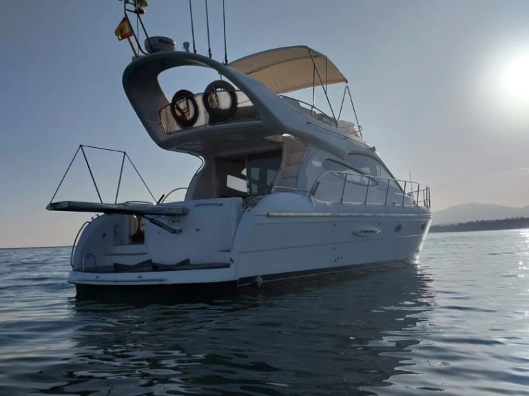 Bareboat Rental Luxury Yacht Doqueve with a boat licence