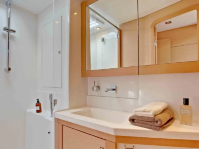 Rent a Lagoon Lagoon 450 F Portofino