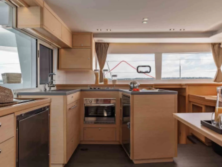 Catamaran rental in Portofino - Lagoon Lagoon 450 F