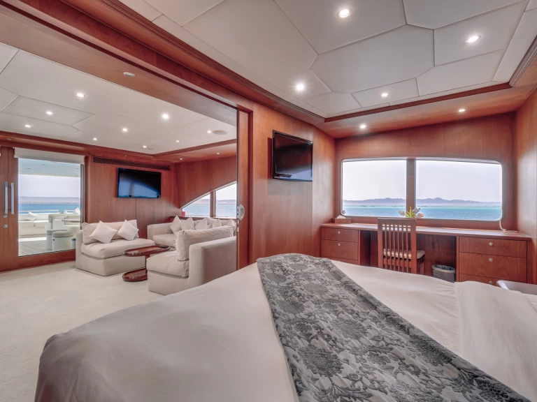 Motorboat for rent El Gouna at the best price