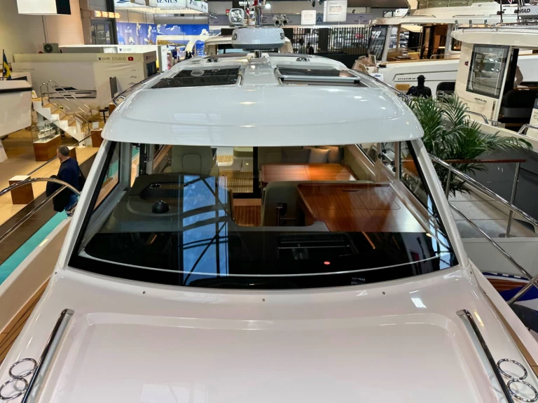 Nimbus Nimbus 305 Coupe in Split on SamBoat