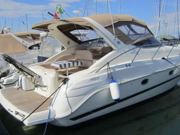 Boat rental Cranchi Zaffiro 34 in Cannes on Samboat