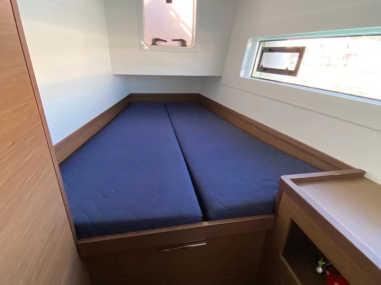 Yacht charter Capo d'Orlando cheap Lagoon 40