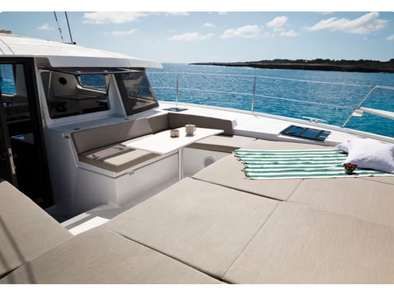 Catamaran for rent Lefkáda at the best price