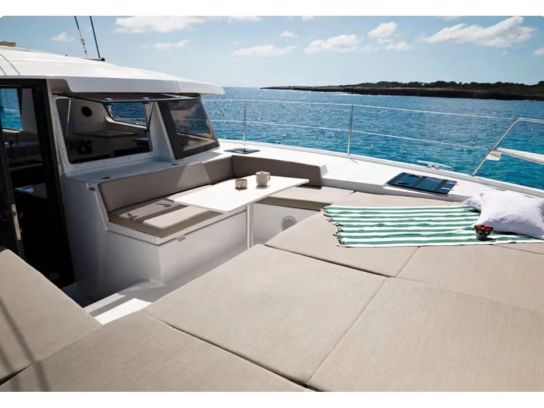 Catamaran for rent Lefkáda at the best price