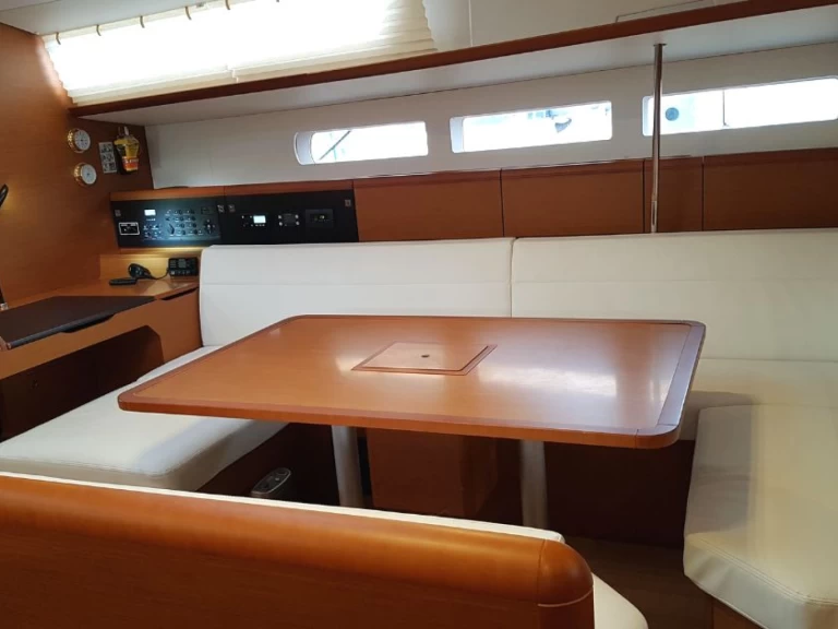 Bareboat Rental Sailboat Jeanneau with a boat licence