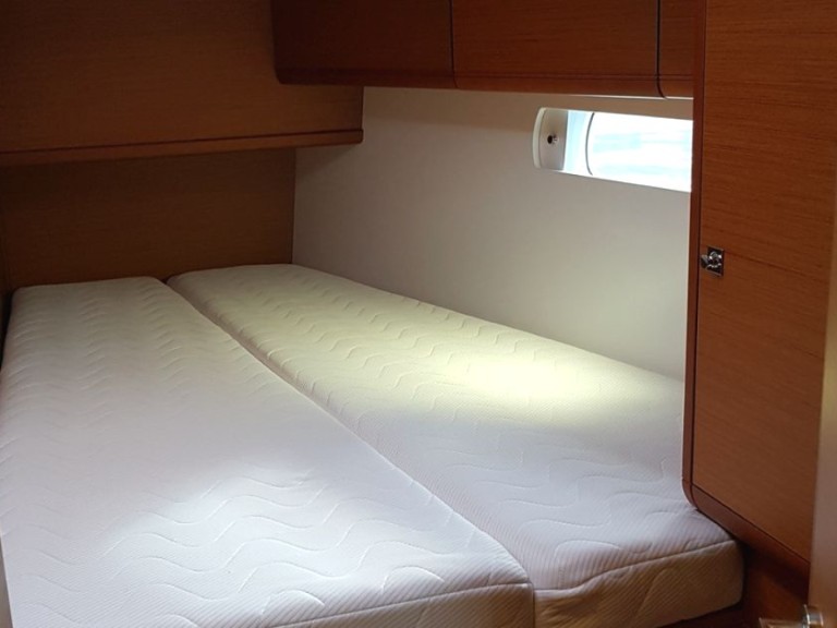 Sailboat rental in Pylos - Jeanneau Sun Odyssey 519