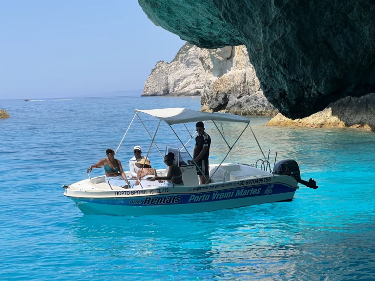 Motorboat rental with or without captain Proteus porto vromi