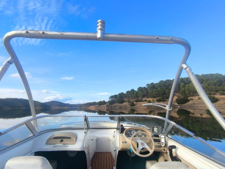 Glastron SSV 215 in Ferragudo on SamBoat