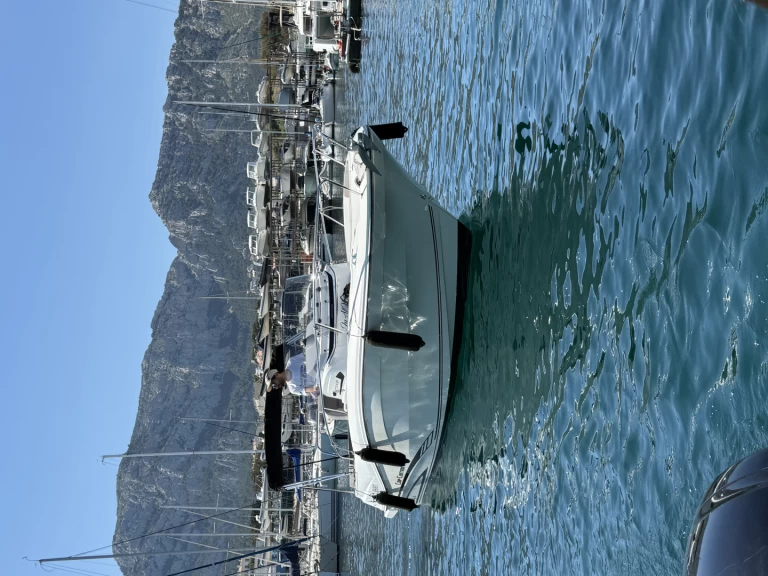 Boat rental Jeanneau Cap Camarat 7.5 CC Serie 2 in Marseille on Samboat