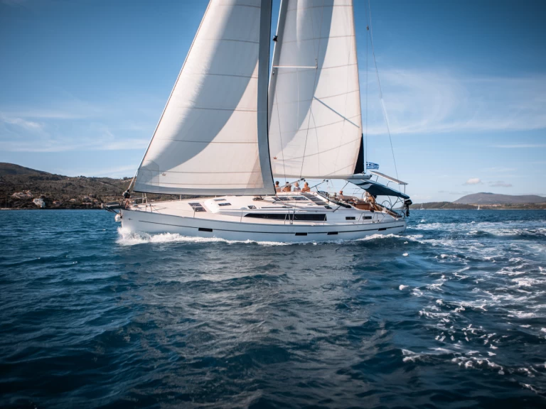 Bavaria Cruiser 51 in Nikiána on SamBoat