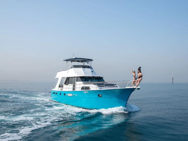 Bareboat Rental Luxury Yacht Hatteras with a boat licence