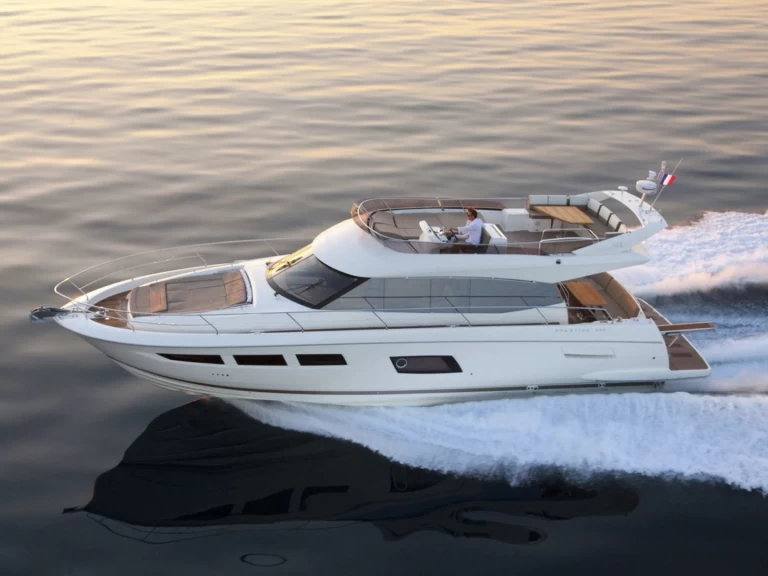Sunseeker Sunseeker 60 in Saint-Tropez on SamBoat