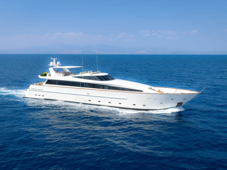 Luxury Yacht for rent Piraeus at the best price