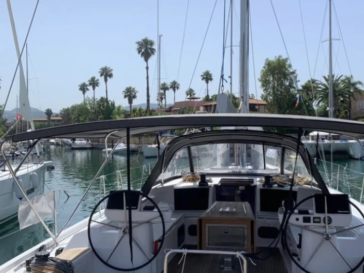 Sailboat for rent La Trinité-sur-Mer at the best price