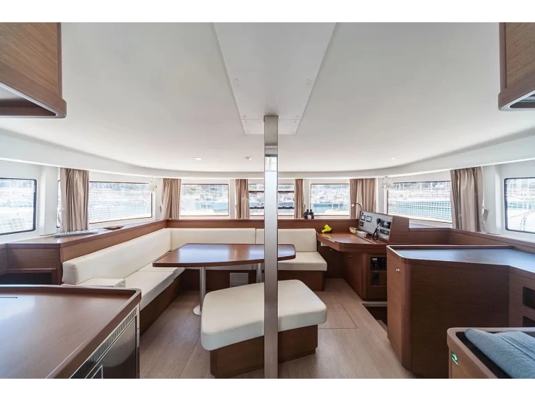 Boat rental Lagoon Lagoon 42 in Capo d'Orlando on Samboat