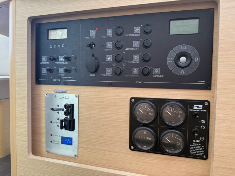 Rent a Lagoon Lagoon 42, 2020,  Air Condition, Generator, Water maker, Solar panel, Only with skipper, 2 SUP offered free Lefkáda