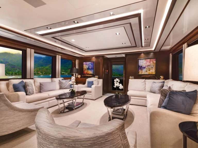 Yacht charter Bahamas cheap VIVIERAE II