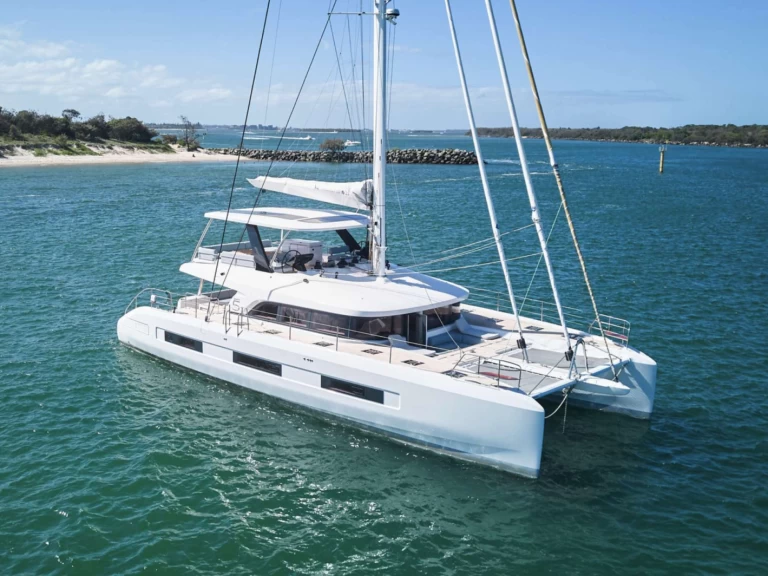 Bareboat Rental Luxury Yacht Lagoon with a boat licence