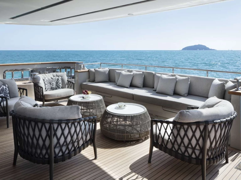 Luxury Yacht for rent Athens at the best price