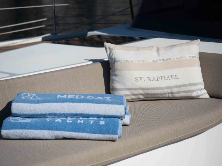 Yacht charter Sitges cheap Bali 5.4